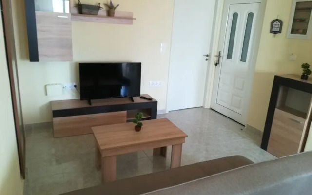 Happy Days Home Apartment and Studio