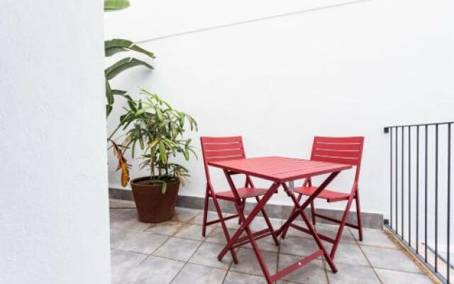 Reina 107 Beach Boutique