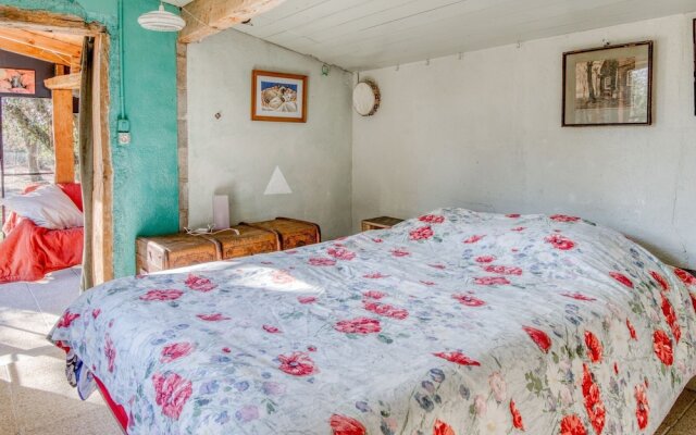 Beautiful Pet-friendly Villa in Régusse With Swimming Pool"