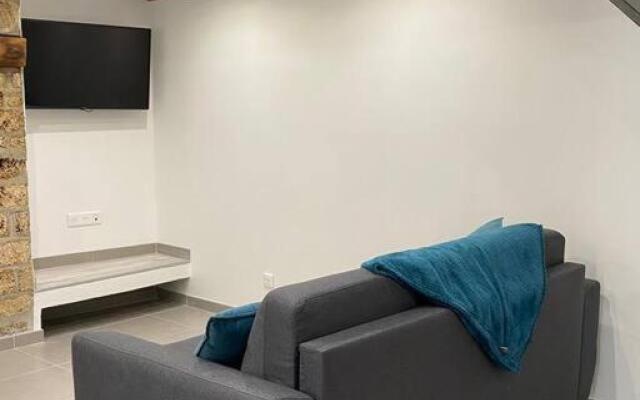 Petite maison rénovée entièrement à Chanac