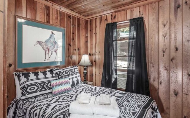 Tiny Two, 2 Bedrooms, Midtown, Sleeps 4