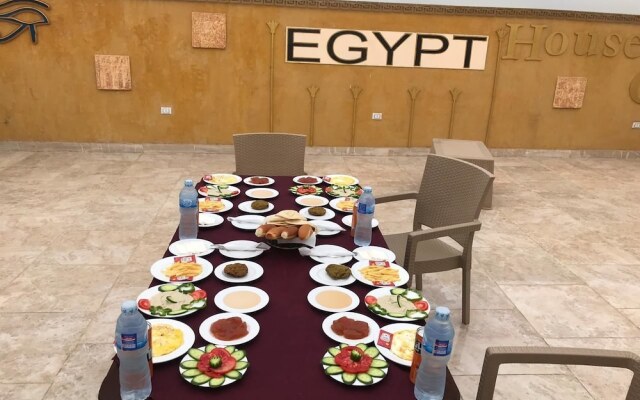 Comfort Pyramids Inn