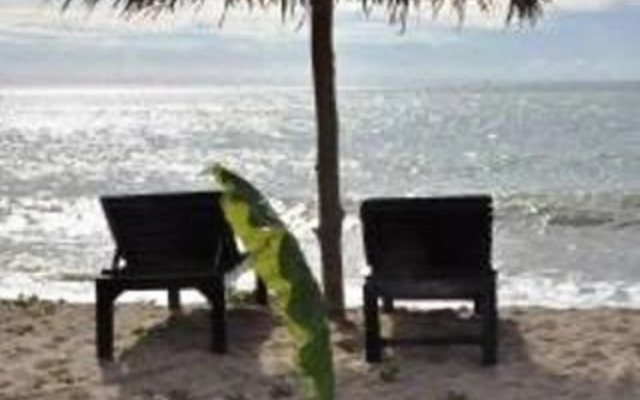 Pranee Beach Bungalows