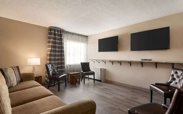 Travelodge by Wyndham Saskatoon