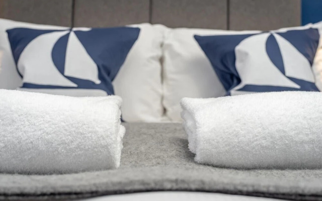 Market Street Apartment Sleeps 6