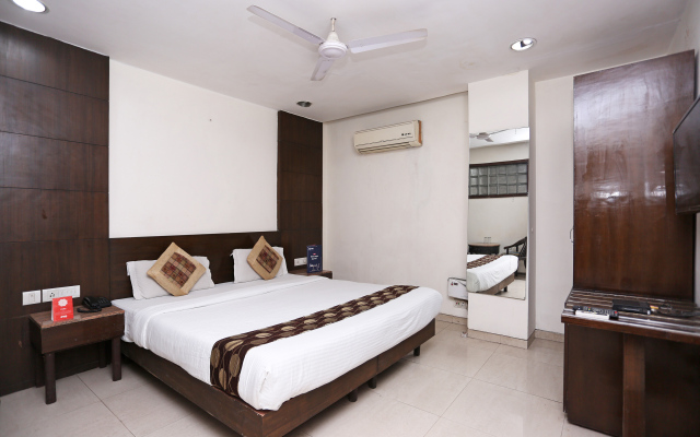 OYO 1824 Hotel Grand Peepal