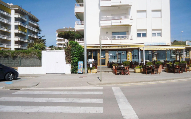Sol Fenals De Luxe Only Family