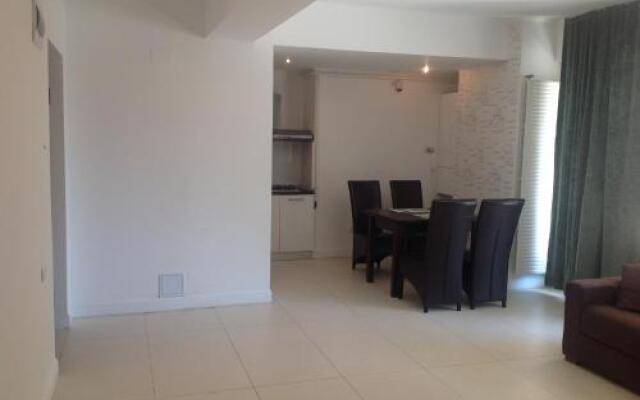 Green Lake Apartment 5