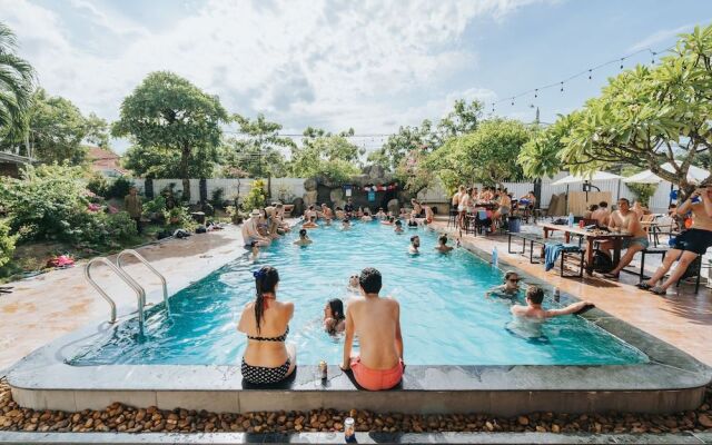 Cococha Hostel  Pool Club Adult Only