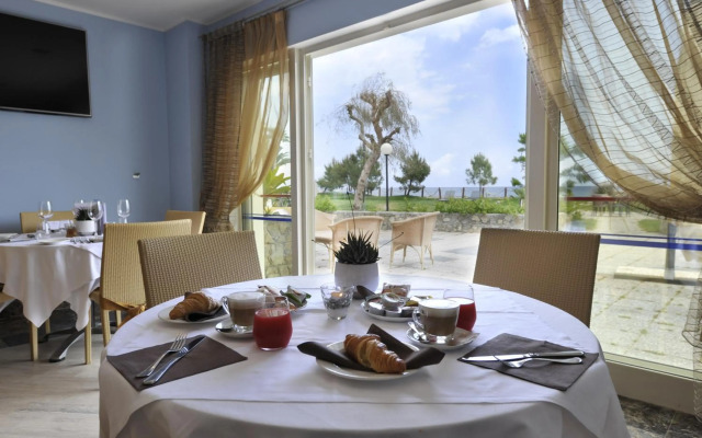 Aregai Marina Hotel & Residence