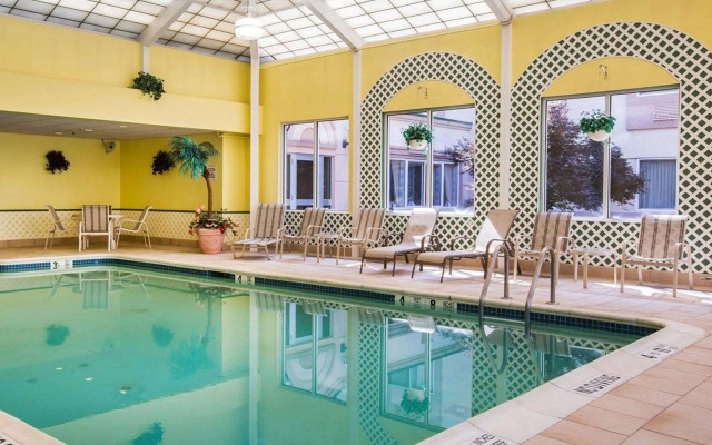 Holiday Inn Express & Suites Hawthorne Elmsford North by IHG