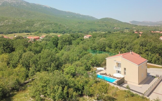 Awesome Home in Dugopolje With Wifi and 4 Bedrooms