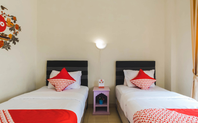 OYO 90741 Grand Shaqilla – Guest Rooms – Medan