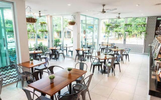Soho Playa Hotel