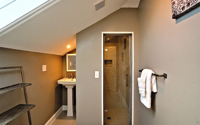 Downtown Savannah Oasis 4 BR 3 BA