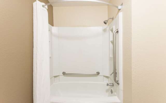 Super 8 by Wyndham Springfield East