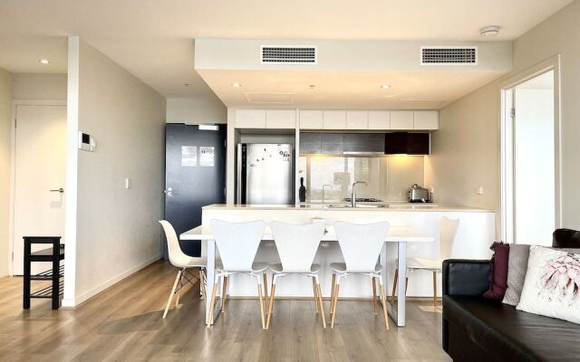 Readyset Apartments Stadium South