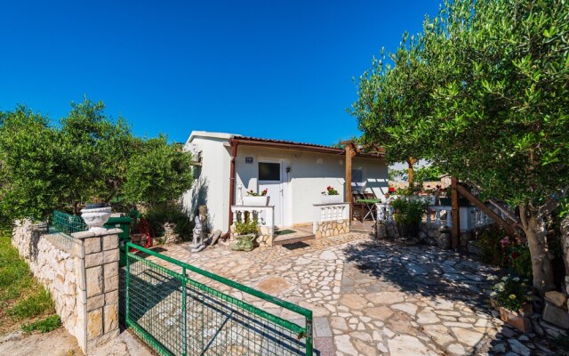 Bungalow in Nature Close to the Beach