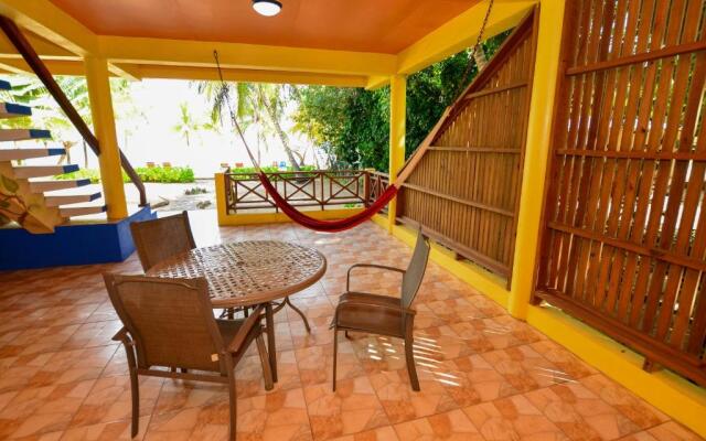 Palm Cove Cabins at Coconut Row