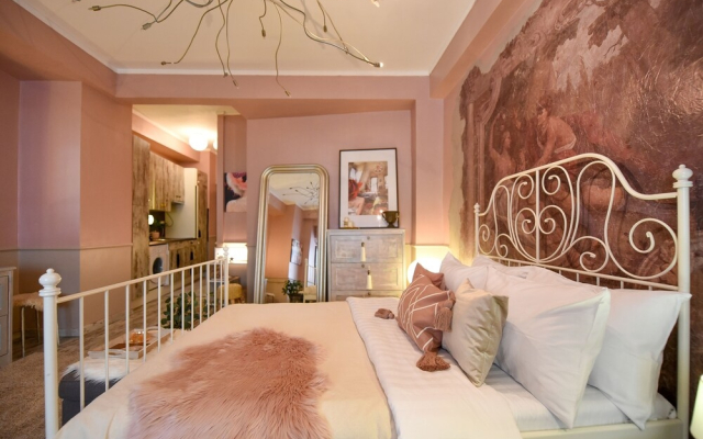 Homey - Strada Stirbei Voda 17