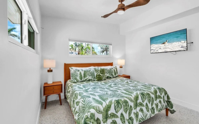 The Palm Leaf 3 Bedroom Home by RedAwning