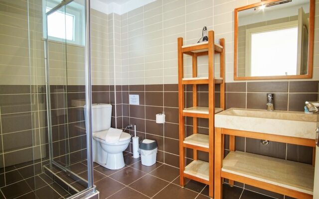 Larmos Villa