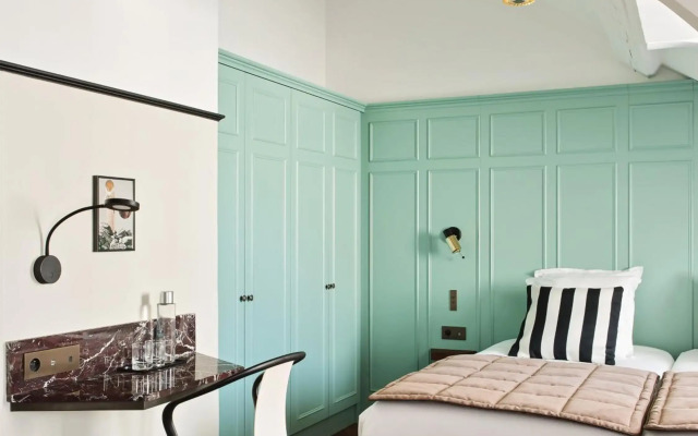 New Hotel Lafayette