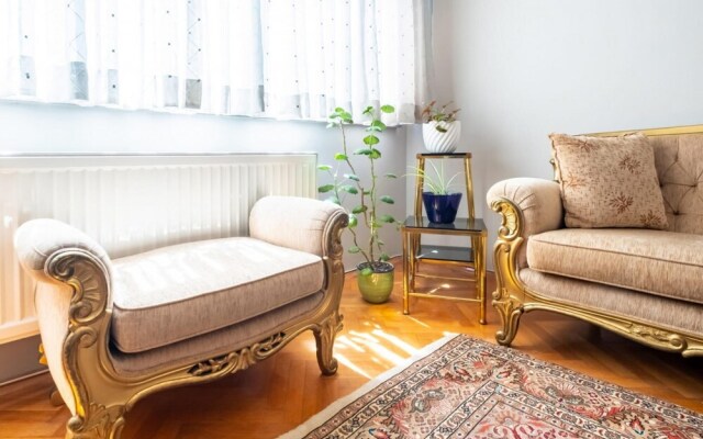 Captivating and Central Flat With Balcony in Sisli