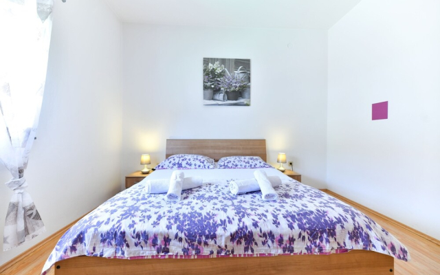 Villa Medun- private pool, bbq, parking, airconditioning