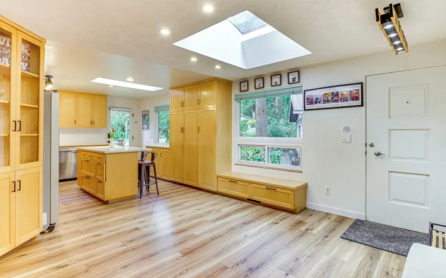 Classic Woodinville Wine Country Escape!