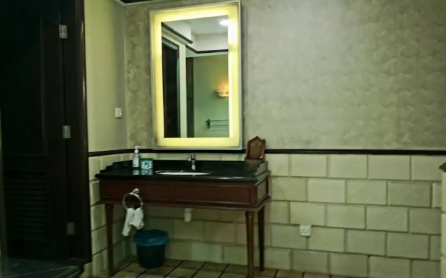 Alpine LXPD Full Seaview Water Chalet