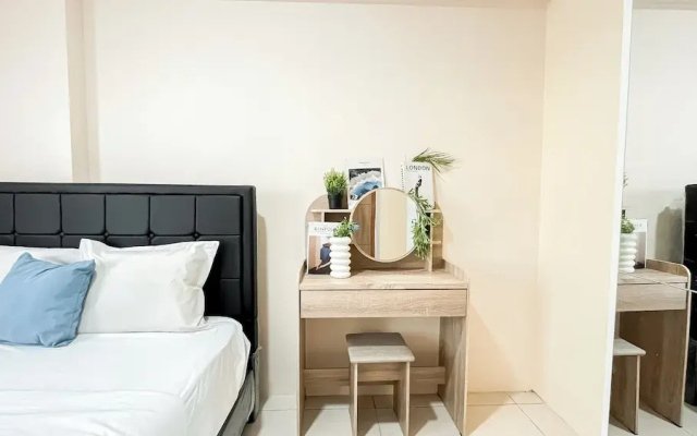Basic 2Br Apartment At Green Palm Residence