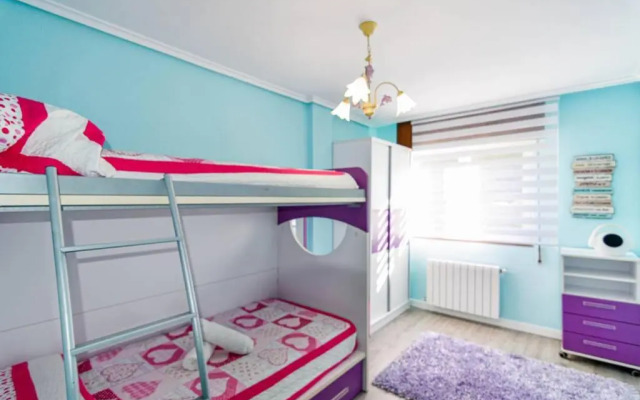 ¡Nuevo! Coqueto y cómodo apartamento con piscina y padel