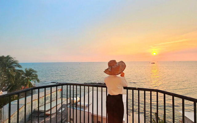 Venus Hotel - Massage & Sky Bar