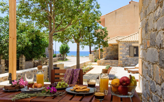 Calme Suites Mani