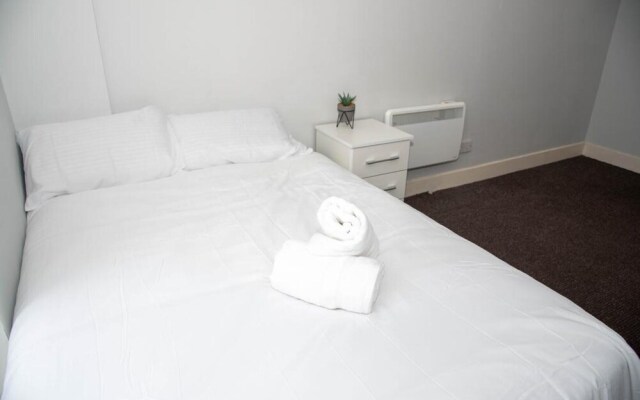 5 Double Bedroom Apartment in The City Centre