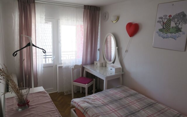 Holiday Rooms & Apartments - Rosy Garden