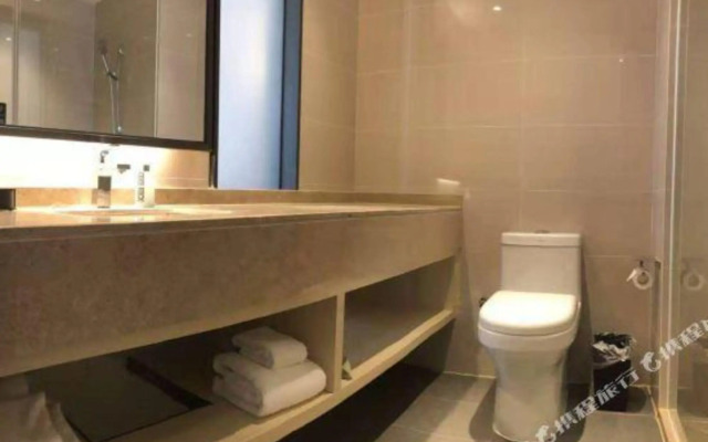 Yuanlong Hotel (Zhuhai Nanshui Bus Station)