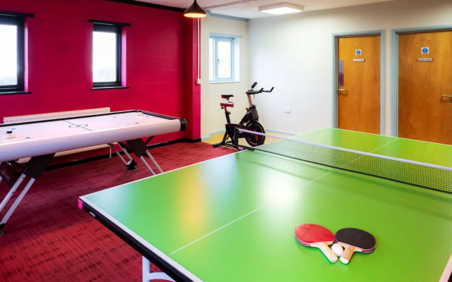 Bunkhouse/20bedroom/sleeps85/4acre/gamesroom/wifi