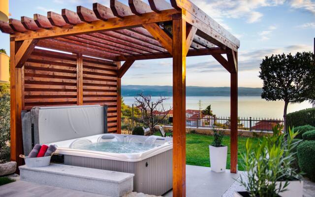 Anka - with open jacuzzi - SA2(2)