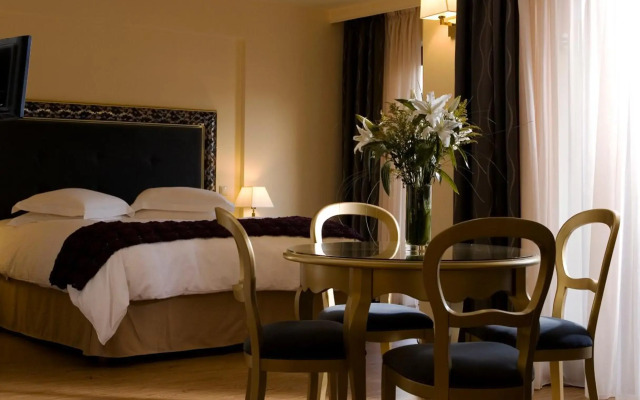 Valis Resort