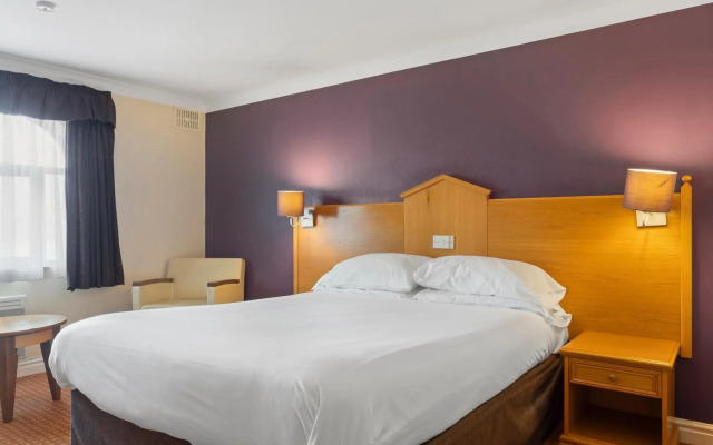 The Everglades Park Hotel