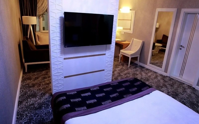 Manhattan Hotel