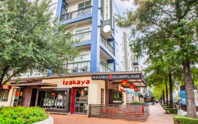 Global Luxury Suites near Dntown Houston