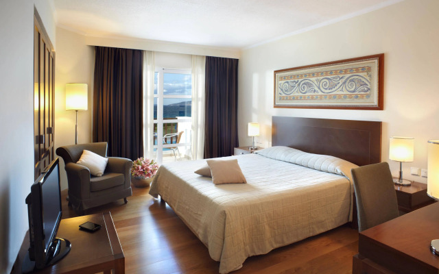 Neptune Luxury Resort