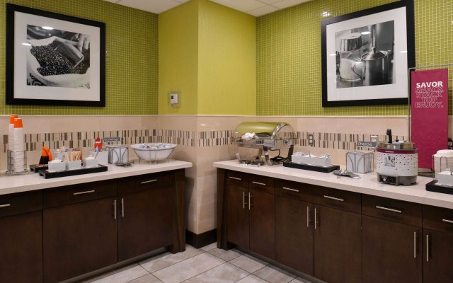 Hampton Inn & Suites Dallas Market Center