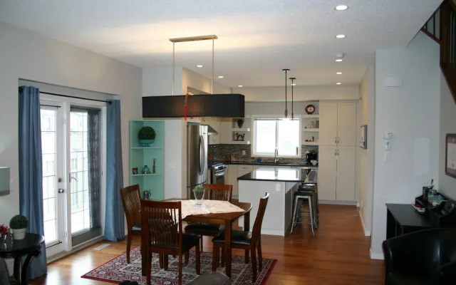 Mahogany Grove Inn and Suite