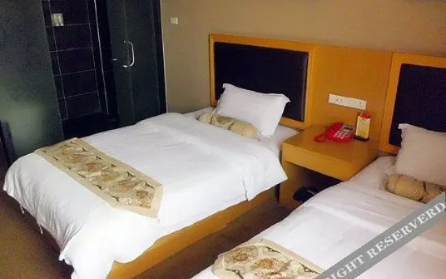 Wolong Holiday Hotel ( Xiangyang Gulongzhong Visitor Center)