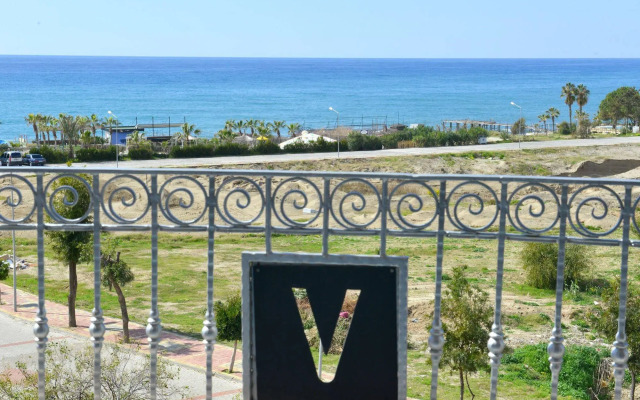 Eva Beach Hotel