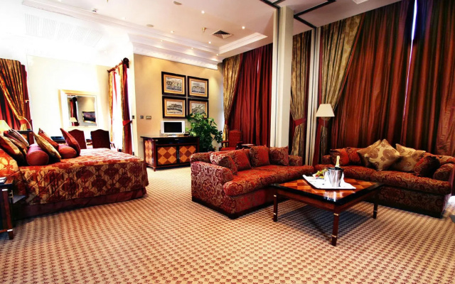 Leonardo Royal Hotel London City